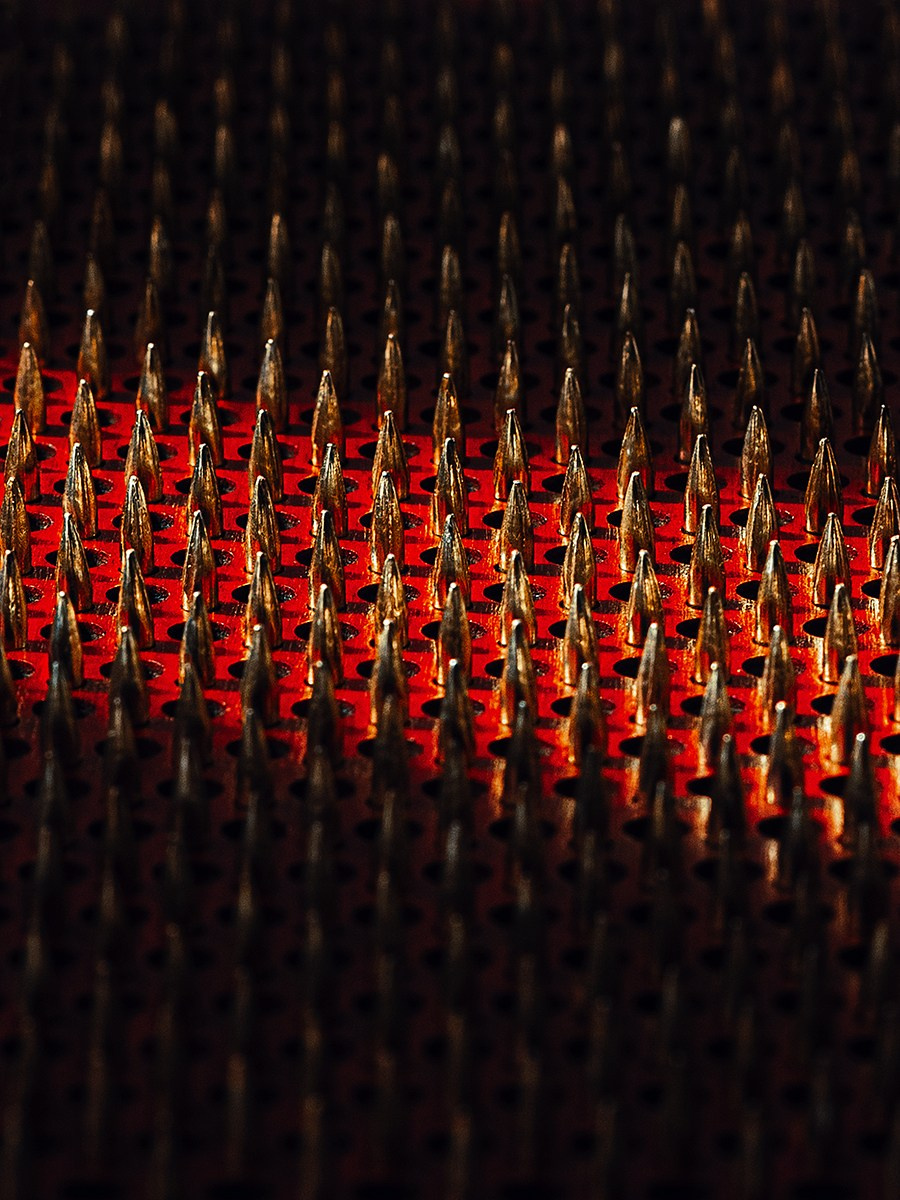 Макро кадр гвоздей доски Садху для маркетплейсов Казань, гвозди садху крупным планом