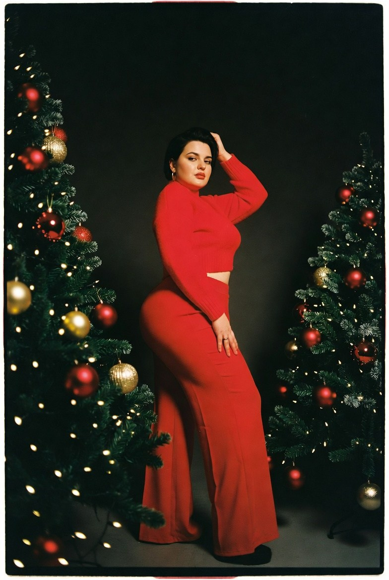 Плюс сайз в красном