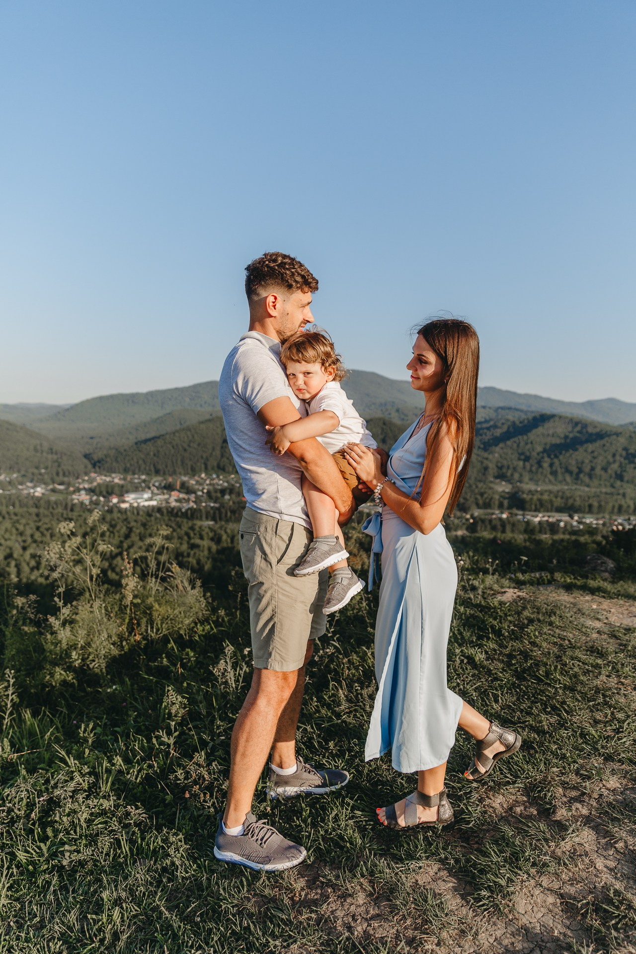 Семья. Горы. Фотограф Любовь Щербинина