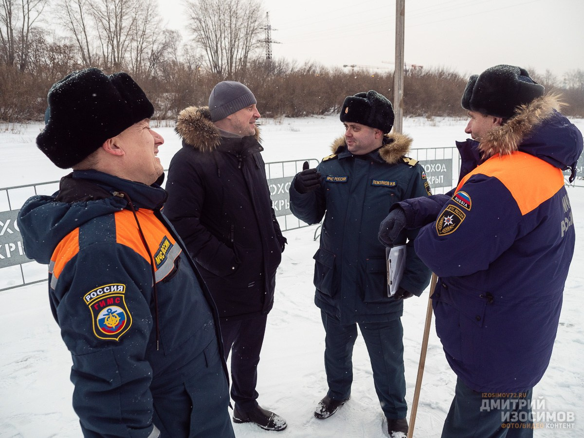 Замер льда на месте Крещенских купаний (репортаж)