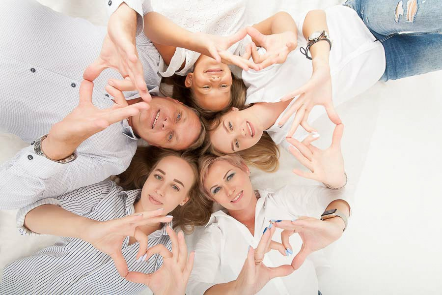 Семейная фотосессия. Фотостудия Алматы. Фотосъемка Алматы. Фотосессия Алматы. Фотокурсы. Обучение фотографии. Аренда студии