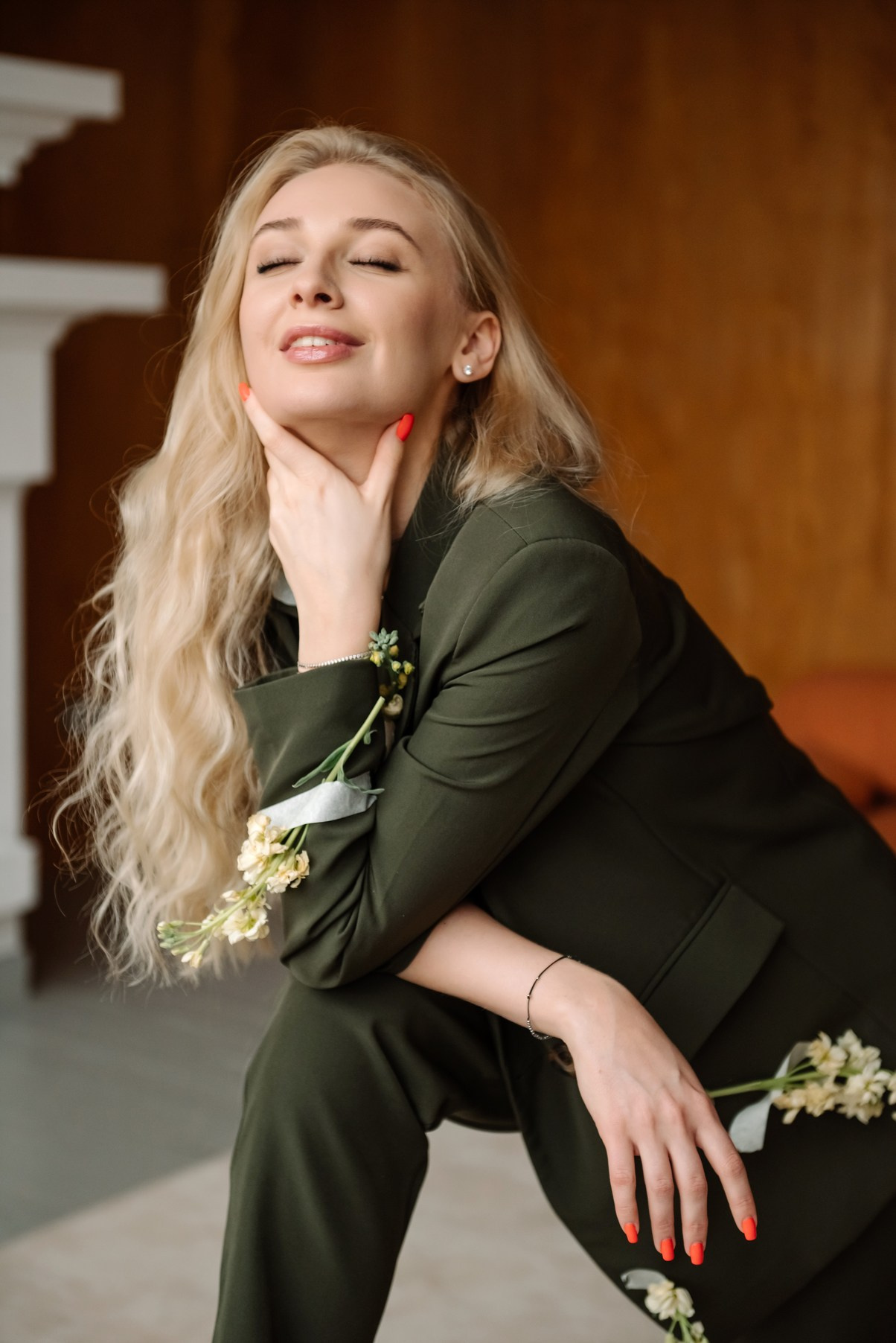 Индивидуальная. Деловой образ с цветами. Свадебный и сеейный фотограф в Санкт-Петербурге Елена Худякова