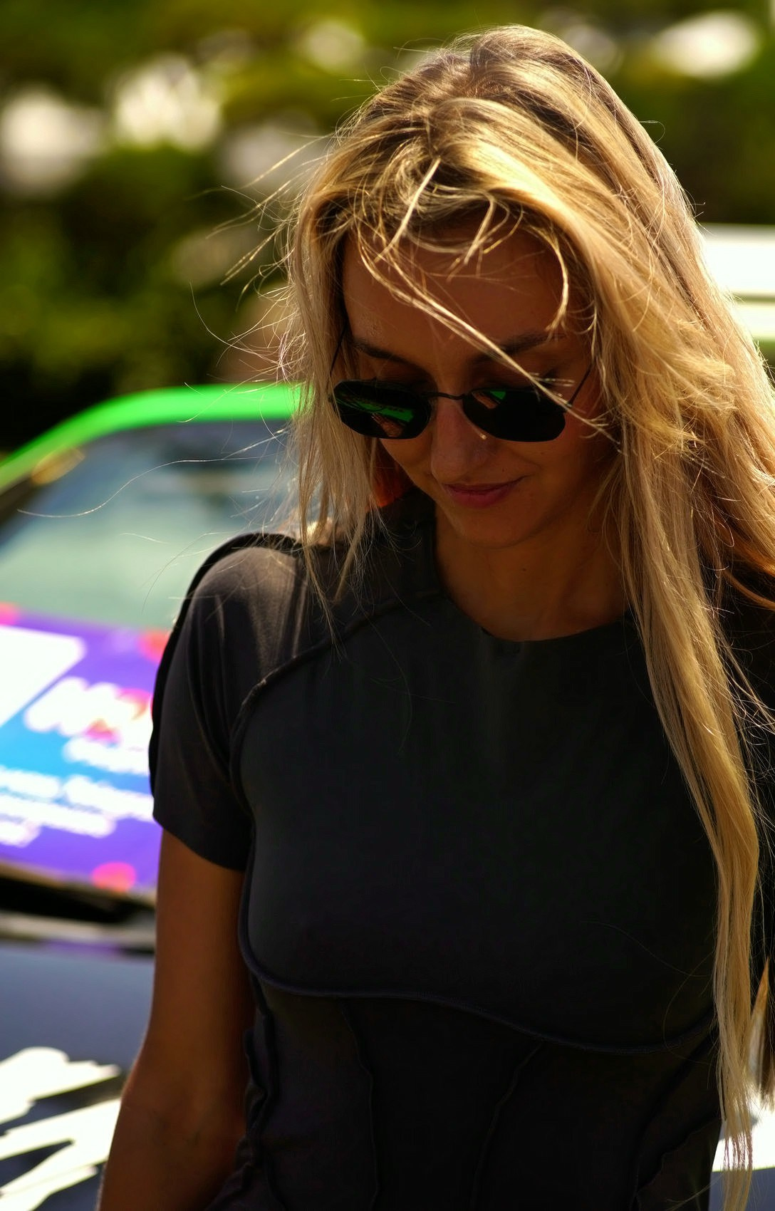 Красивая блондинка