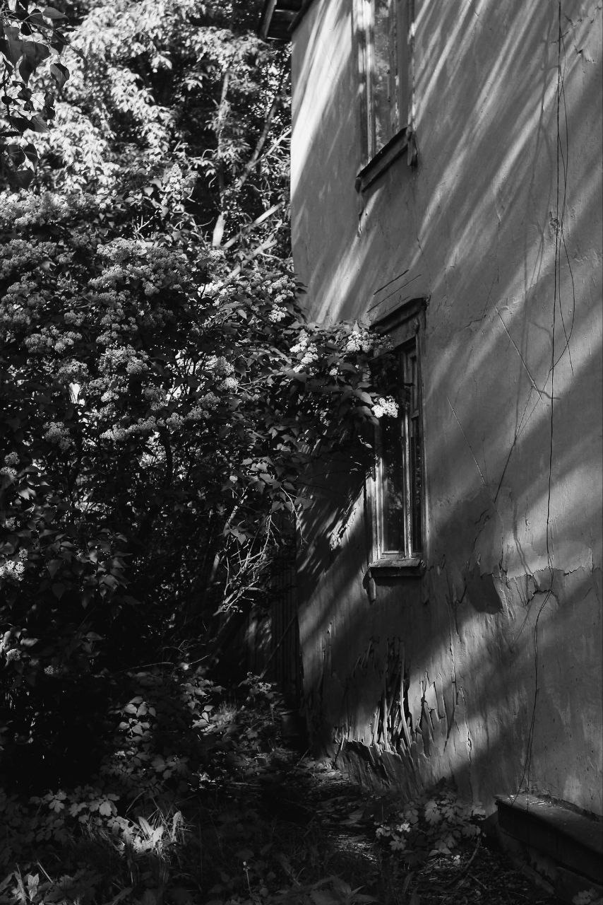 Здесь еще живут. Больше не греет