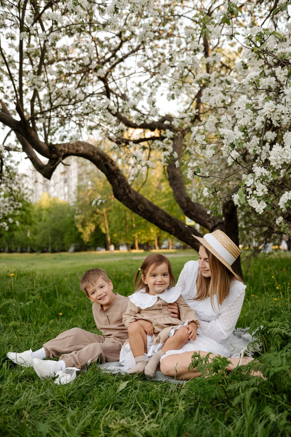 Яблоневое цветение. Свадебный и сеейный фотограф в Санкт-Петербурге Елена Худякова