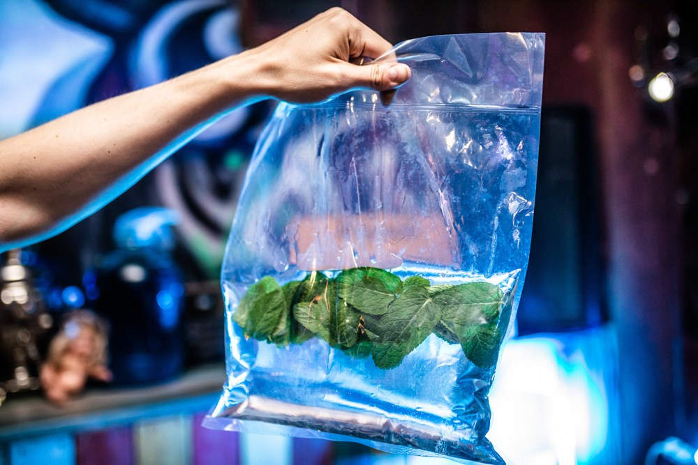 Реклама. Фотограф Александр Ямпольский