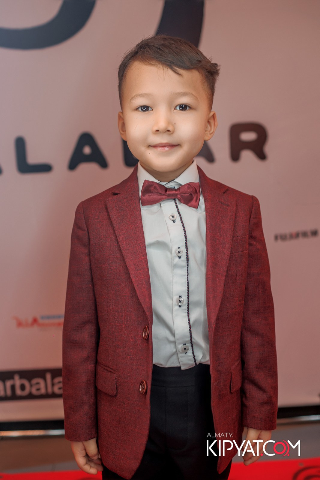 ПРЕЗЕНТАЦИЯ 8 ГРУППЫ КИНОПРОЕКТА «STARBALALAR». КИПЯТКОМ АЛМАТЫ!