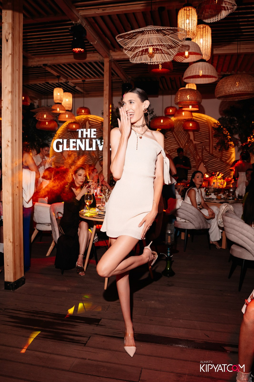 MOOD KARAOKE & TERRACE. КИПЯТКОМ АЛМАТЫ!