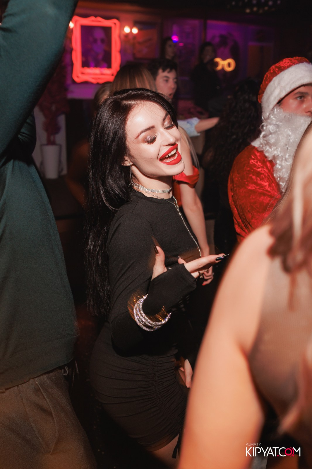 FITNESS ЁЛКА в ночном клубе SANTA BARBARA. КИПЯТКОМ АЛМАТЫ!