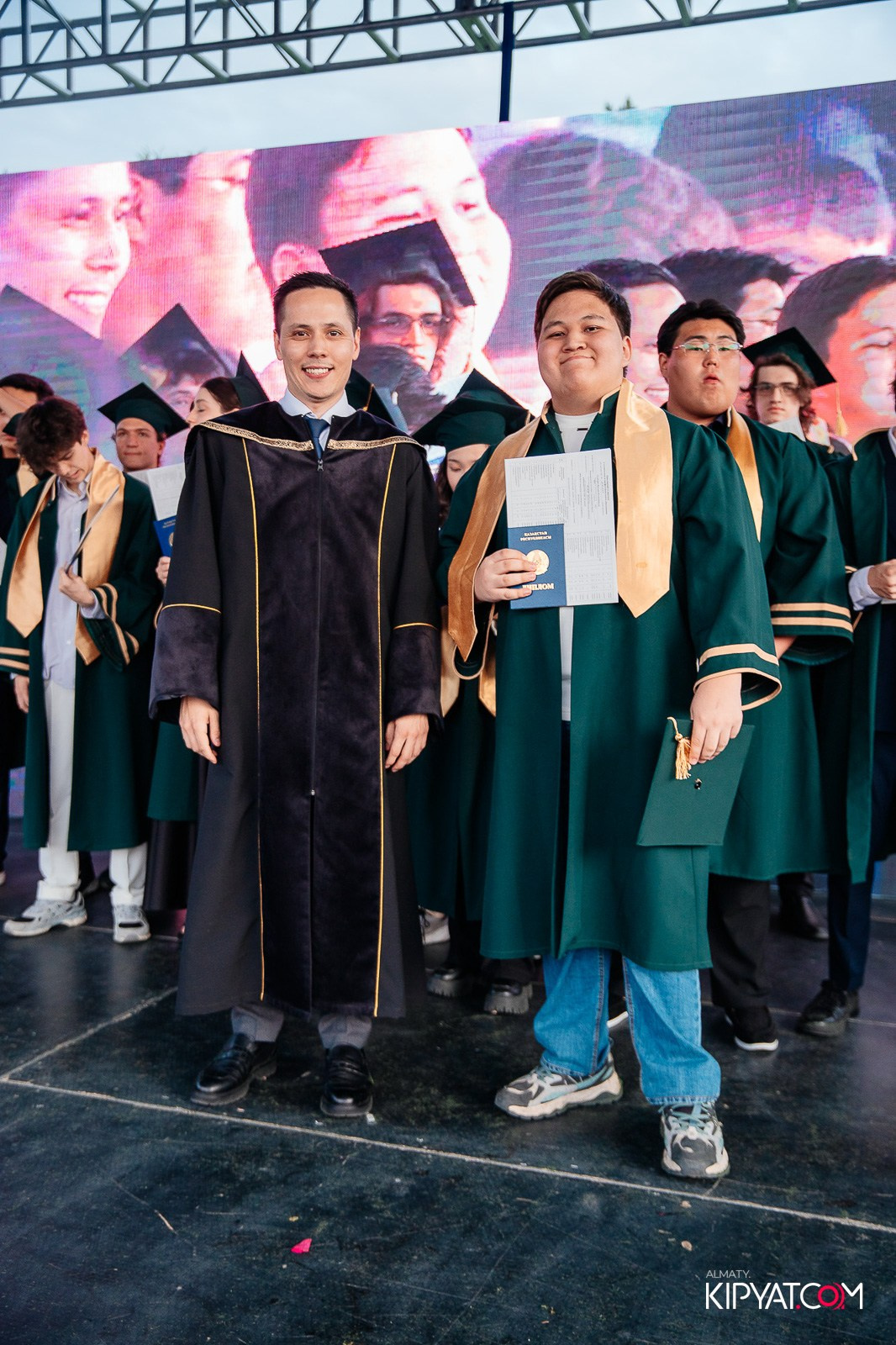 ВРУЧЕНИЕ ДИПЛОМОВ — НАРХОЗ КОЛЛЕДЖ. Part 4. КИПЯТКОМ АЛМАТЫ!