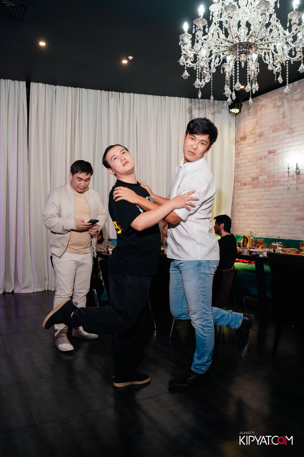 ДОРОГАЯ, Я НЕ ПИЛ. КИПЯТКОМ АЛМАТЫ!