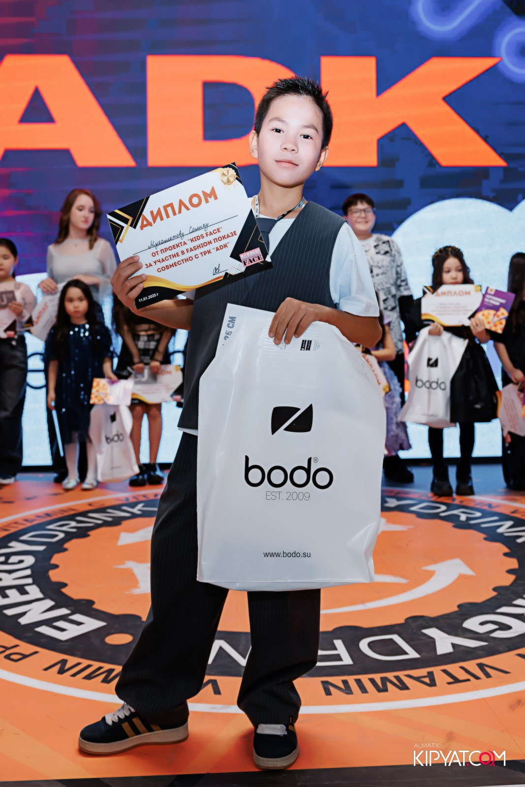 ДЕТСКИЙ МОДНЫЙ ПОКАЗ ОТ МОДЕЛЬНОГО АГЕНТСТВА «KIDSFACE». КИПЯТКОМ АЛМАТЫ!