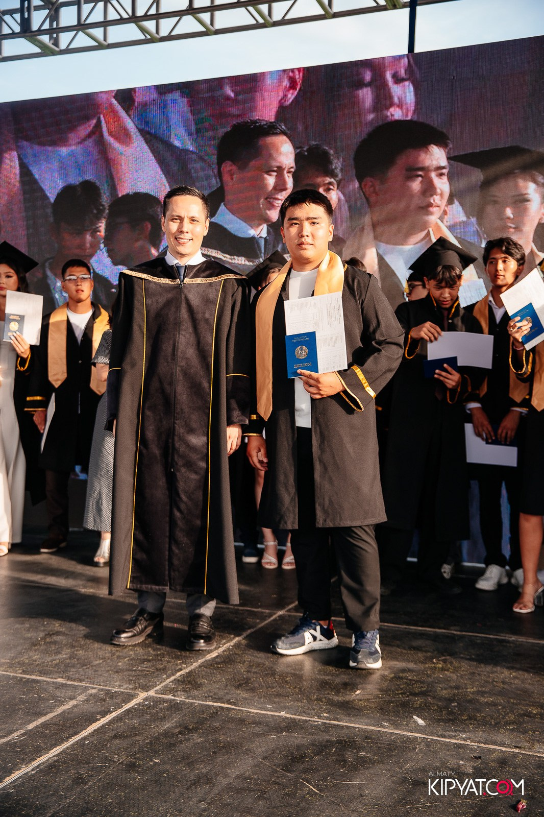 ВРУЧЕНИЕ ДИПЛОМОВ — НАРХОЗ КОЛЛЕДЖ. Part 3. КИПЯТКОМ АЛМАТЫ!