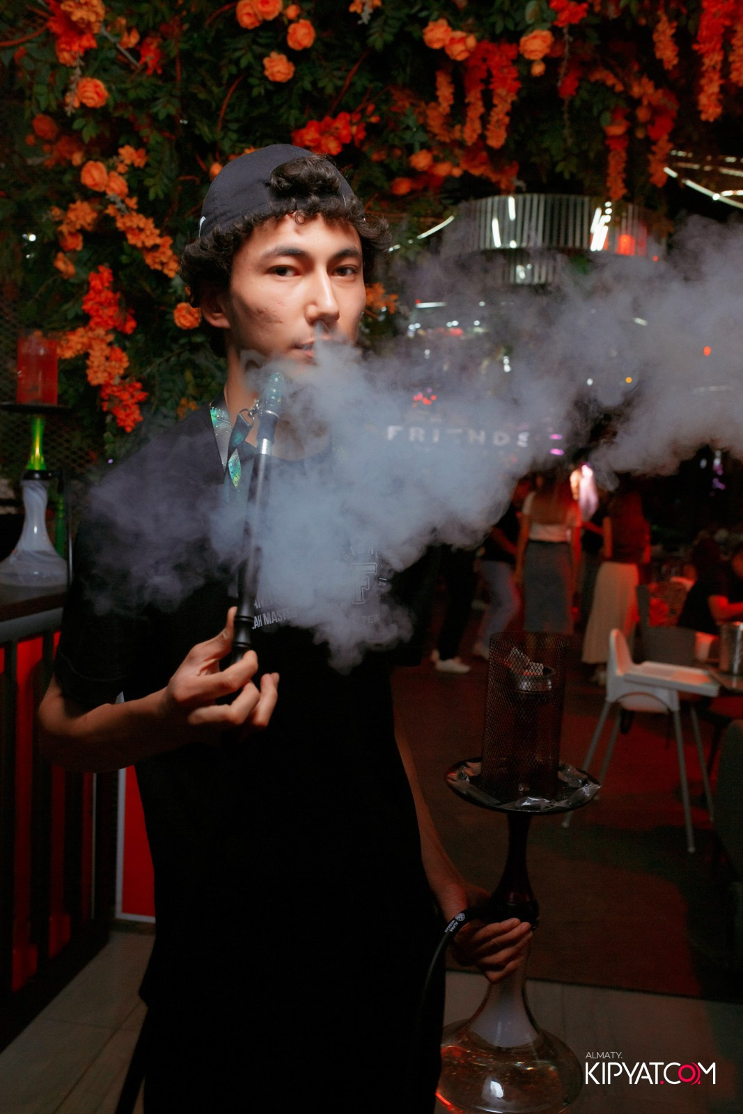 FRIENDS BAR & TERRACE. КИПЯТКОМ АЛМАТЫ!