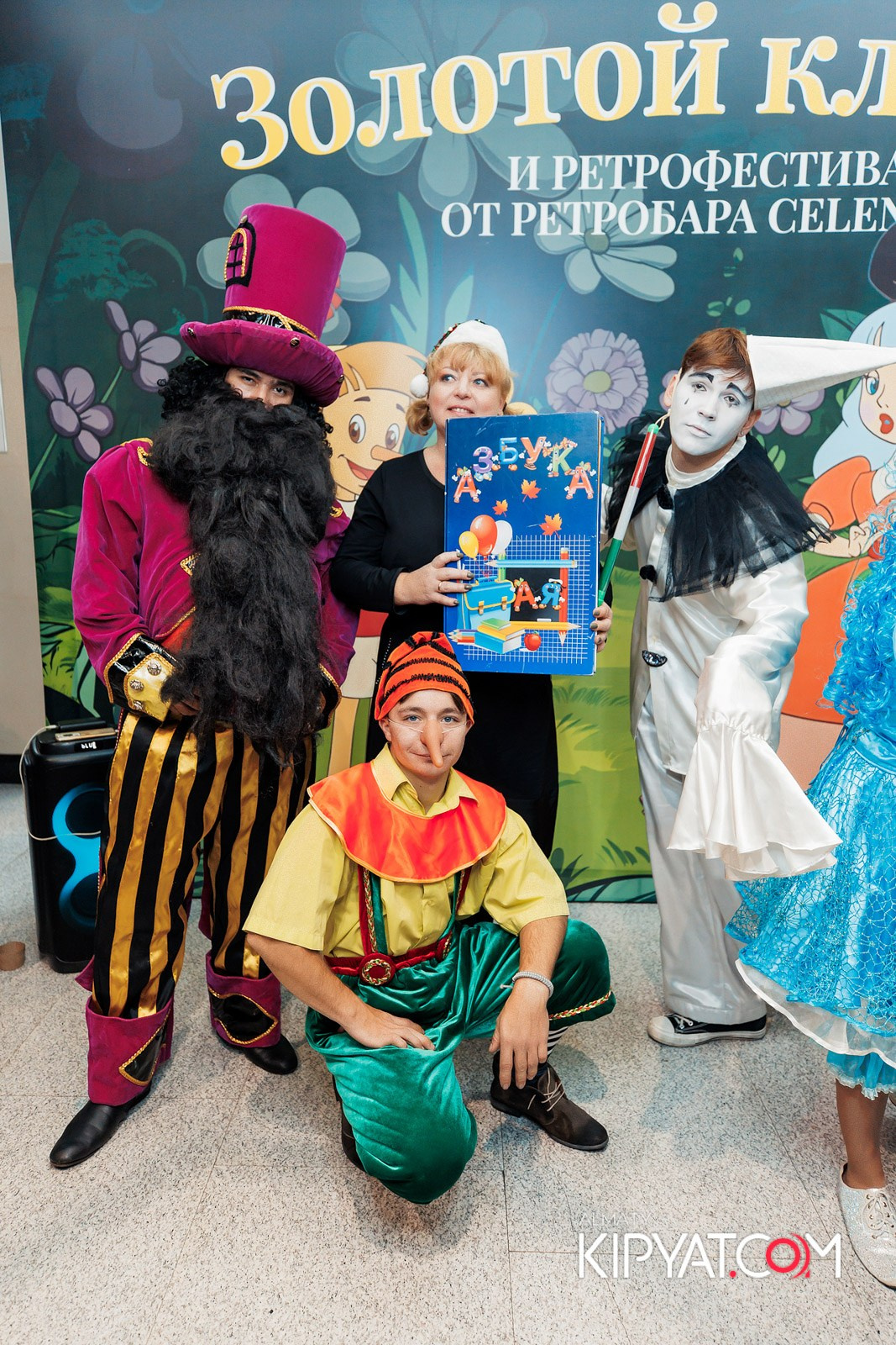 ЗОЛОТОЙ КЛЮЧИК И РЕТРОФЕСТИВАЛЬ ОТ РЕСТОБАРА CELENTANO. КИПЯТКОМ АЛМАТЫ!