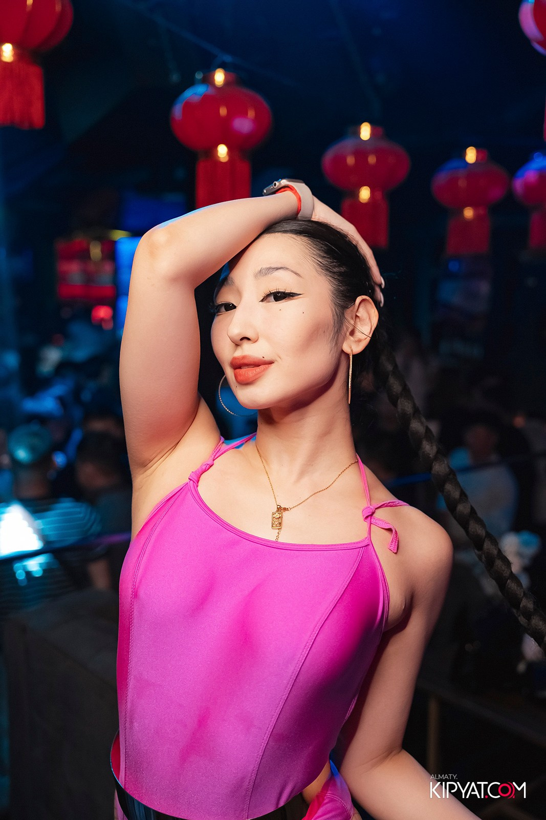 UYAT ЕМES BAR. КИПЯТКОМ АЛМАТЫ!