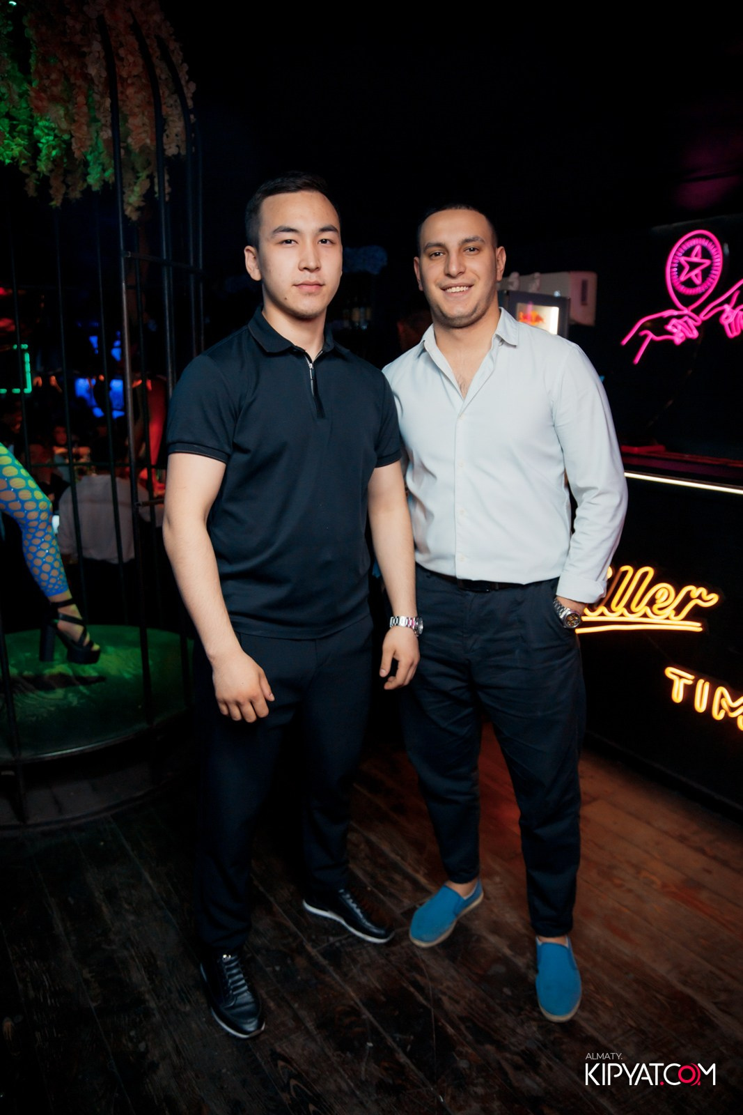 UYAT EMES BAR. КИПЯТКОМ АЛМАТЫ!