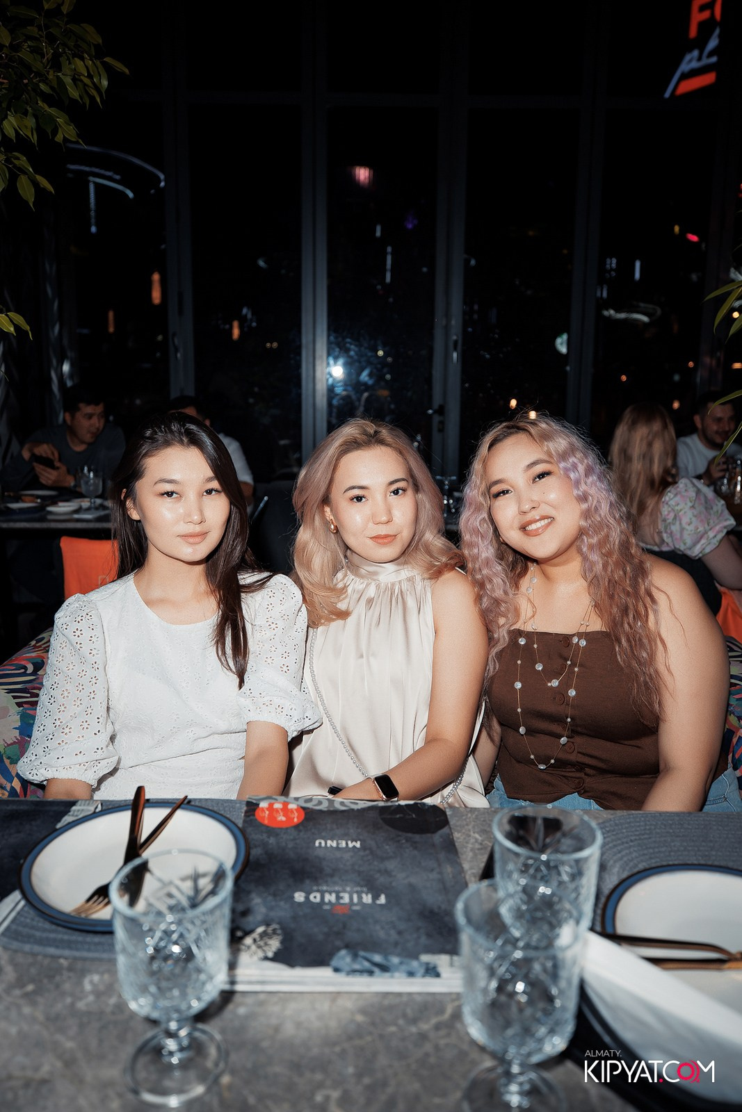 FRIENDS BAR & TERRACE. КИПЯТКОМ АЛМАТЫ!