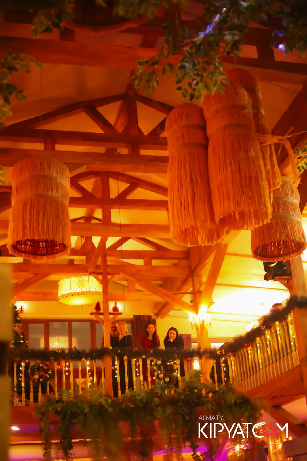 ГРУЗИНСКИЙ ДВОР НА КАБАНБАЙ БАТЫРА. КИПЯТКОМ АЛМАТЫ!