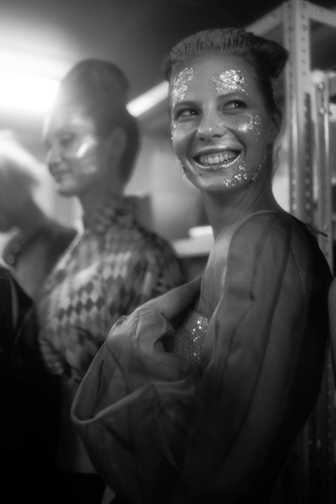 Сзади. SpbFW 2023. Репортажный и студийный фотограф в Санкт-Петербурге Марк Скворцов