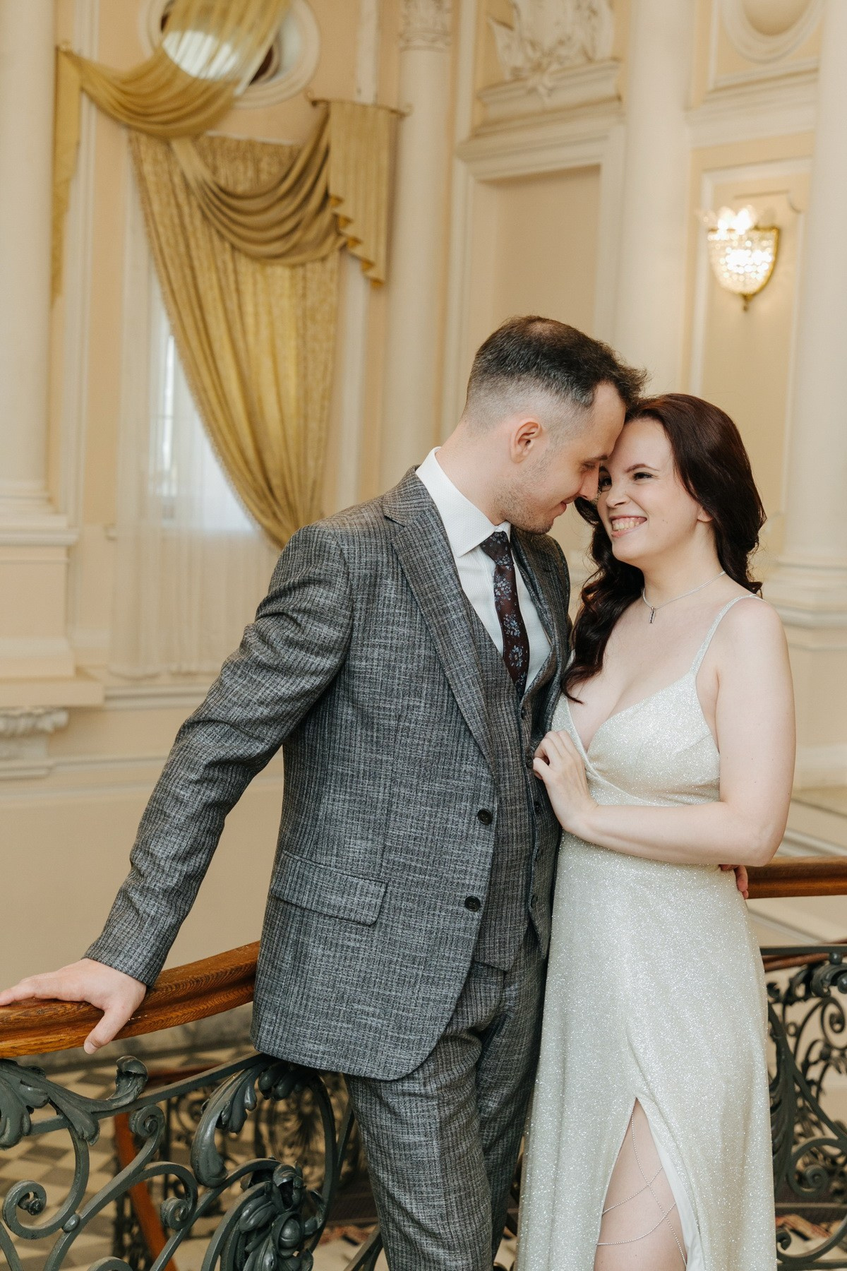 Свадебная прогулка в СПб, фотограф Денис Дорфф. Фотограф крещение венчание в Петербурге! Помогает подобрать храм и посоветовал душевного батюшку в СПб