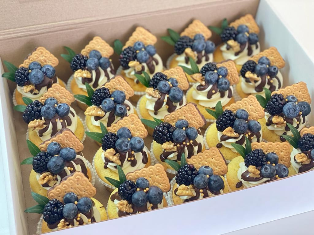 Капкейки фуршетные. Katyasugarsugar капкейки, зефир, торты Москва