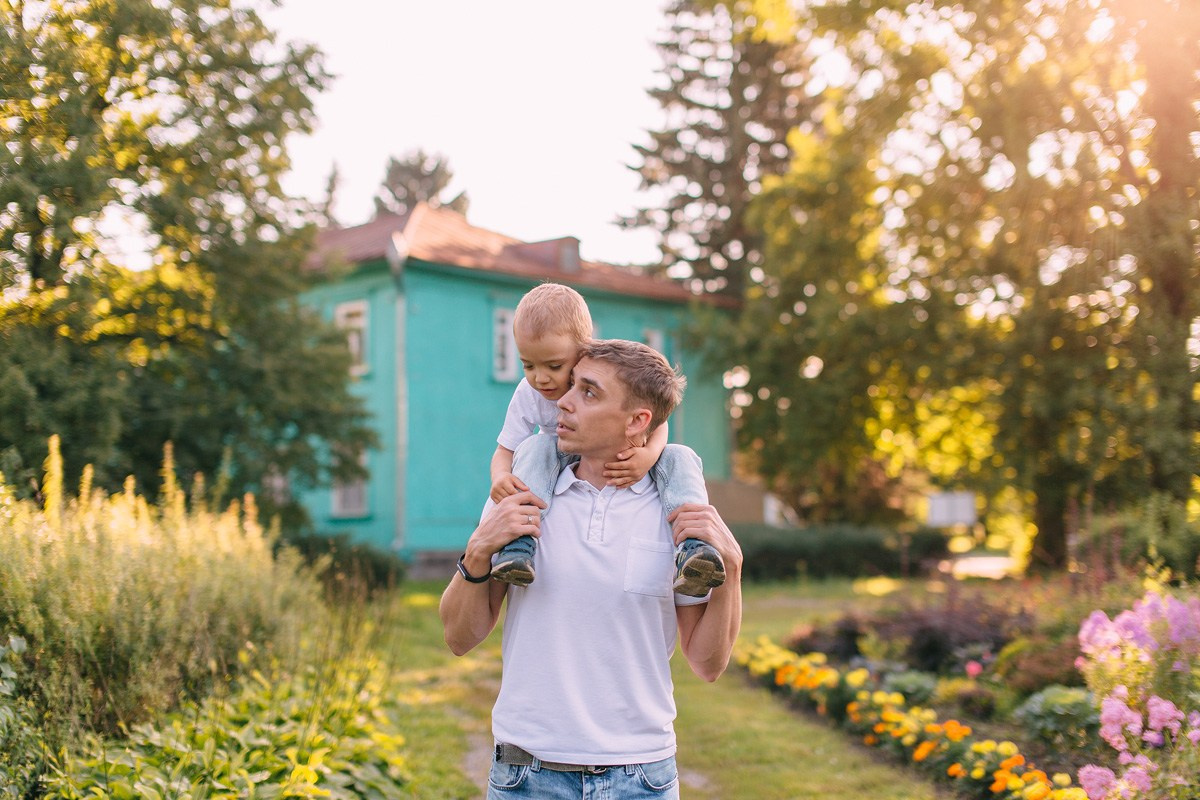 С семьей в саду. Семейный и детский фотограф в Москве Евгения Загайнова