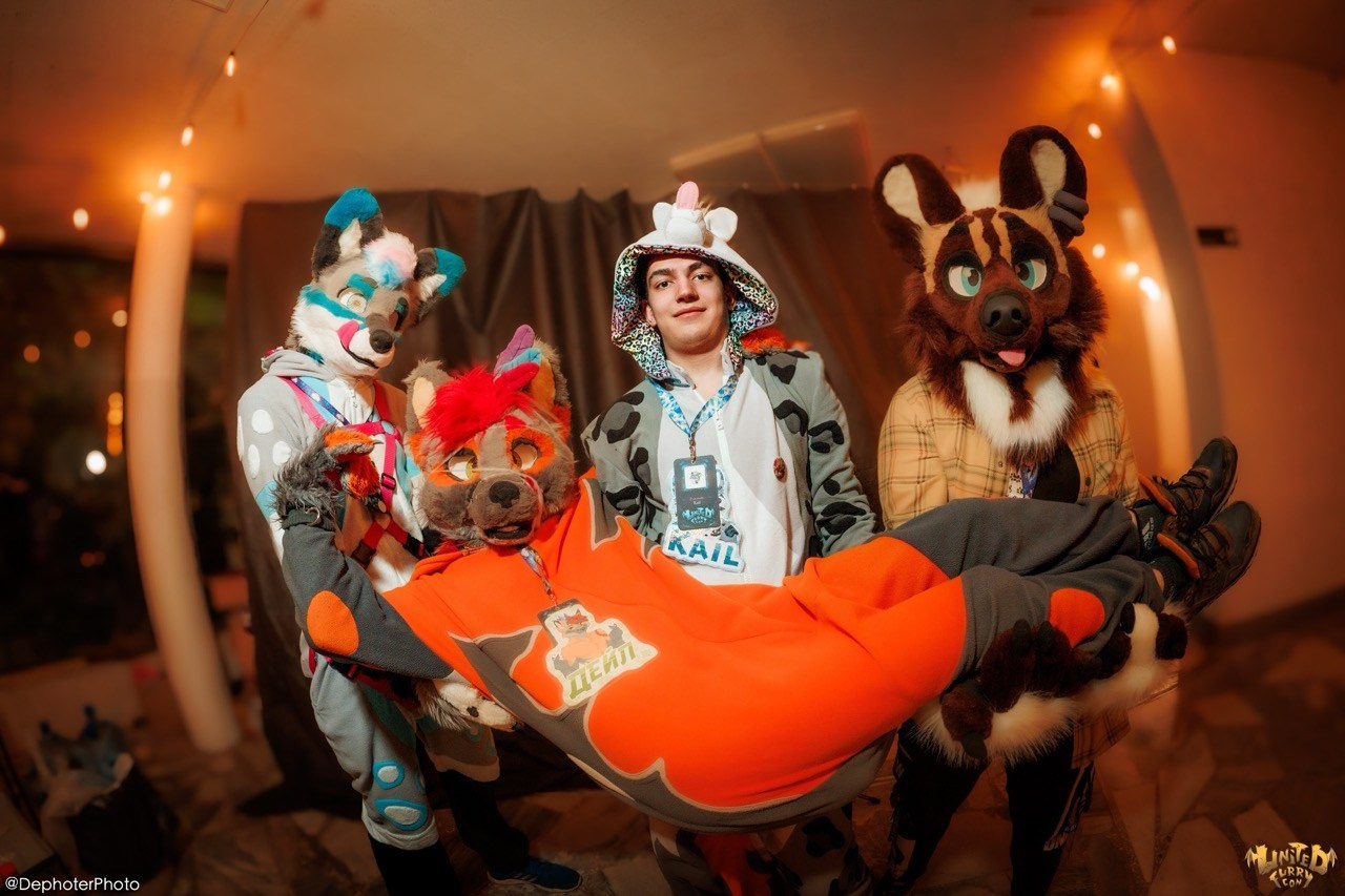 United Furry Convention 2026. Различные мероприятия и просто фотографии людей