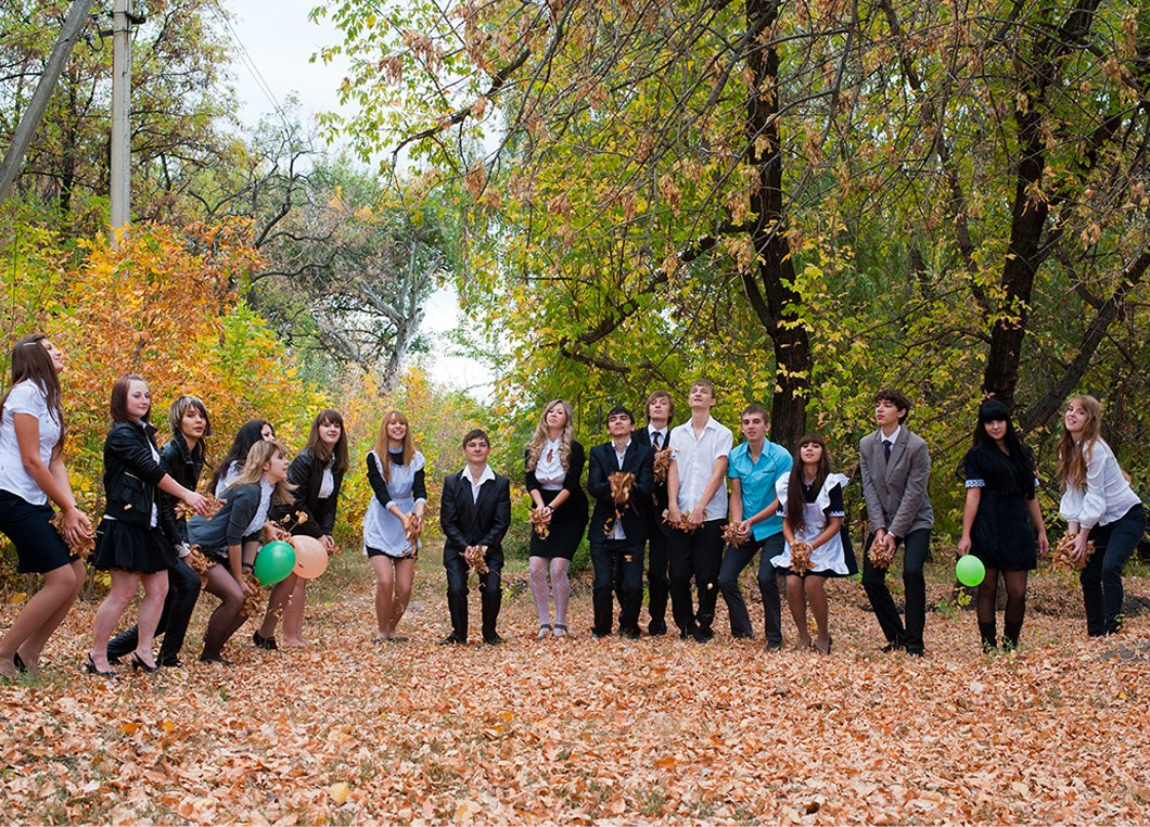 24 разворота Окончен школьный роман. Семейный и детский фотограф в Лабытнанги Антон Власенко