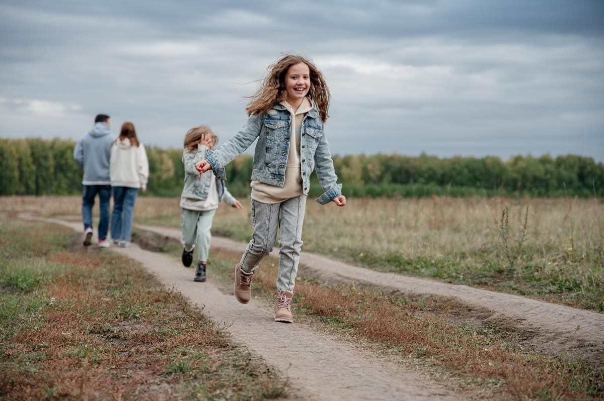Семейная фотосессия (природа). Семейный фотограф Тюмень