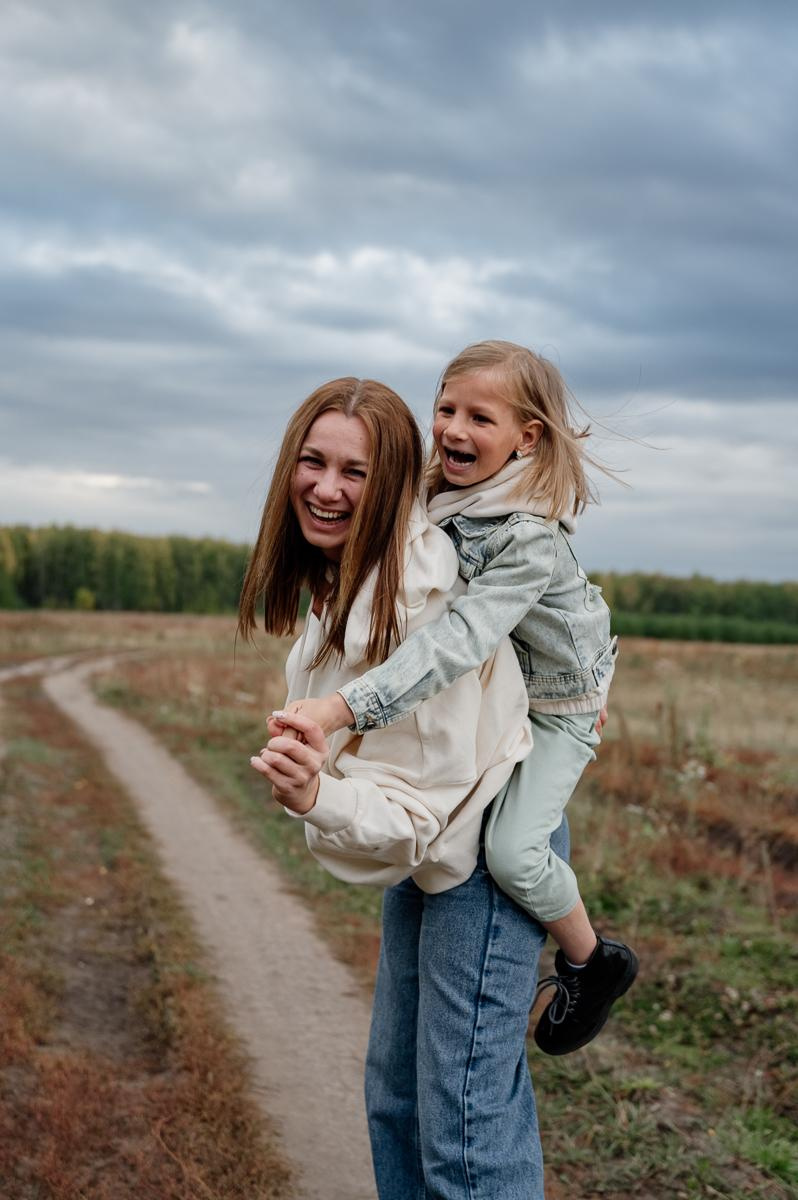 Семейная фотосессия (природа). Семейный фотограф Тюмень