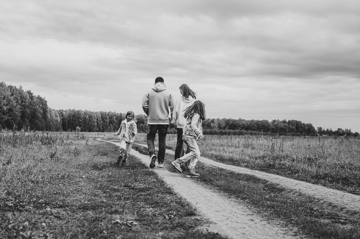 Семейная фотосессия (природа). Семейный фотограф Тюмень