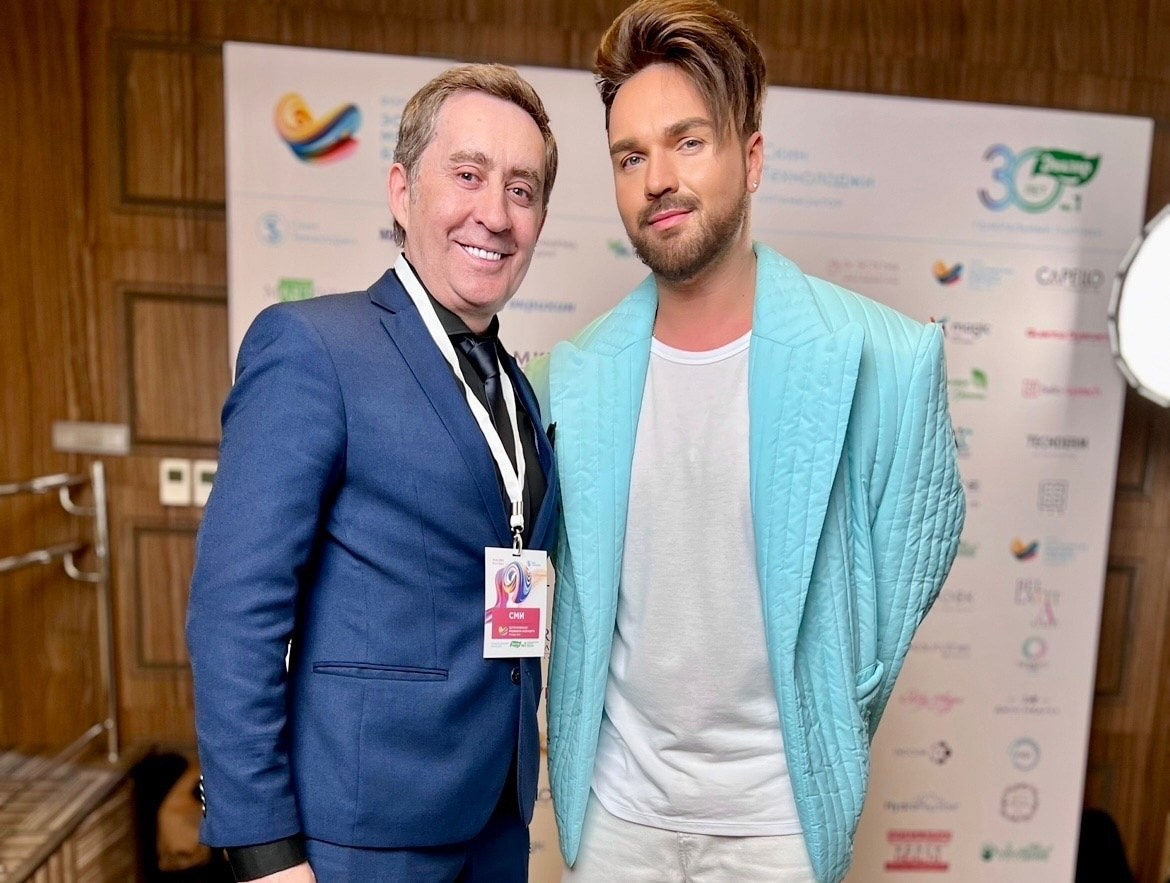 Ведущий Валерий Чигинцев