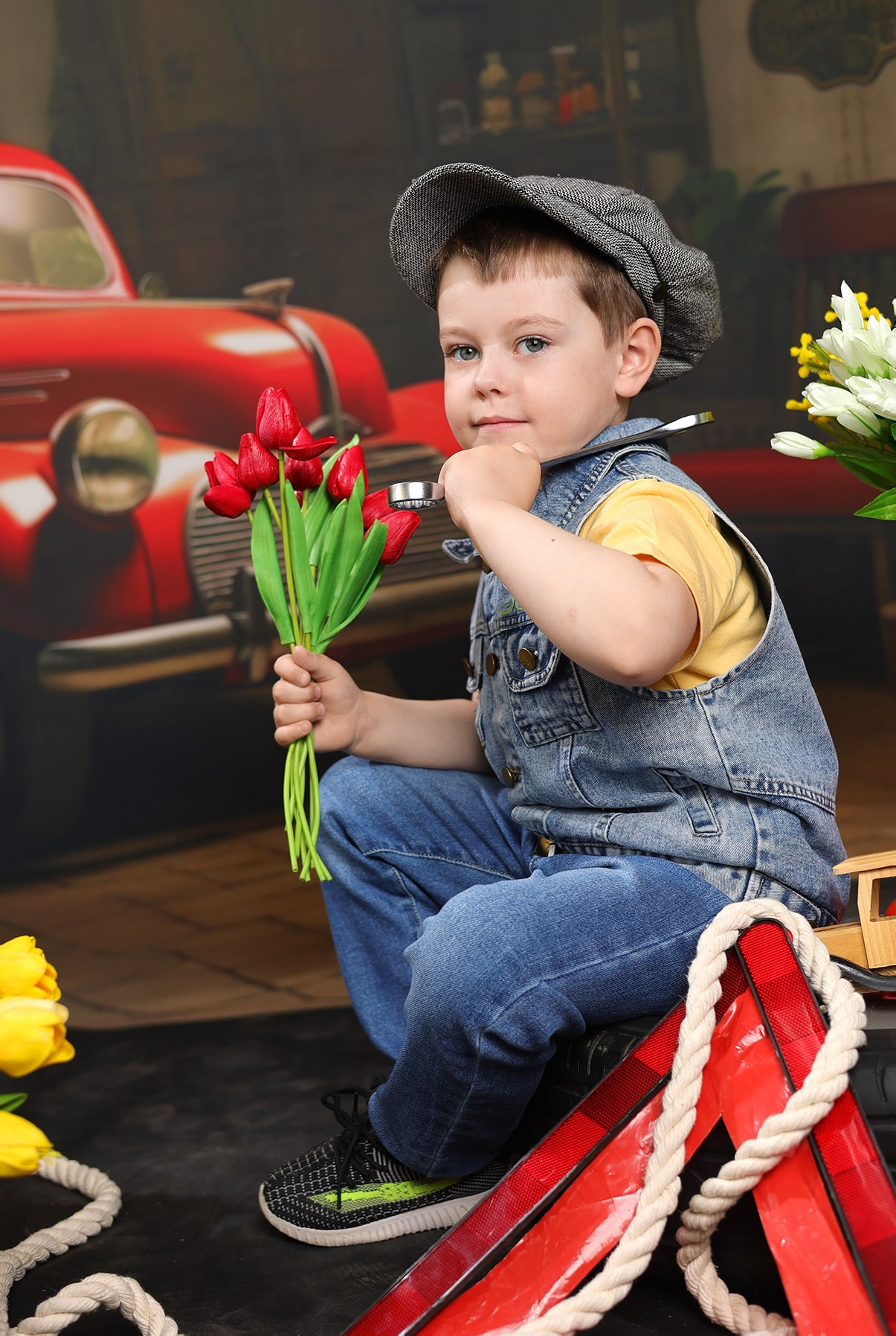 Гараж. Выпускные альбомы в Иваново в детский сад и школу. Александр и Светлана Янкины
