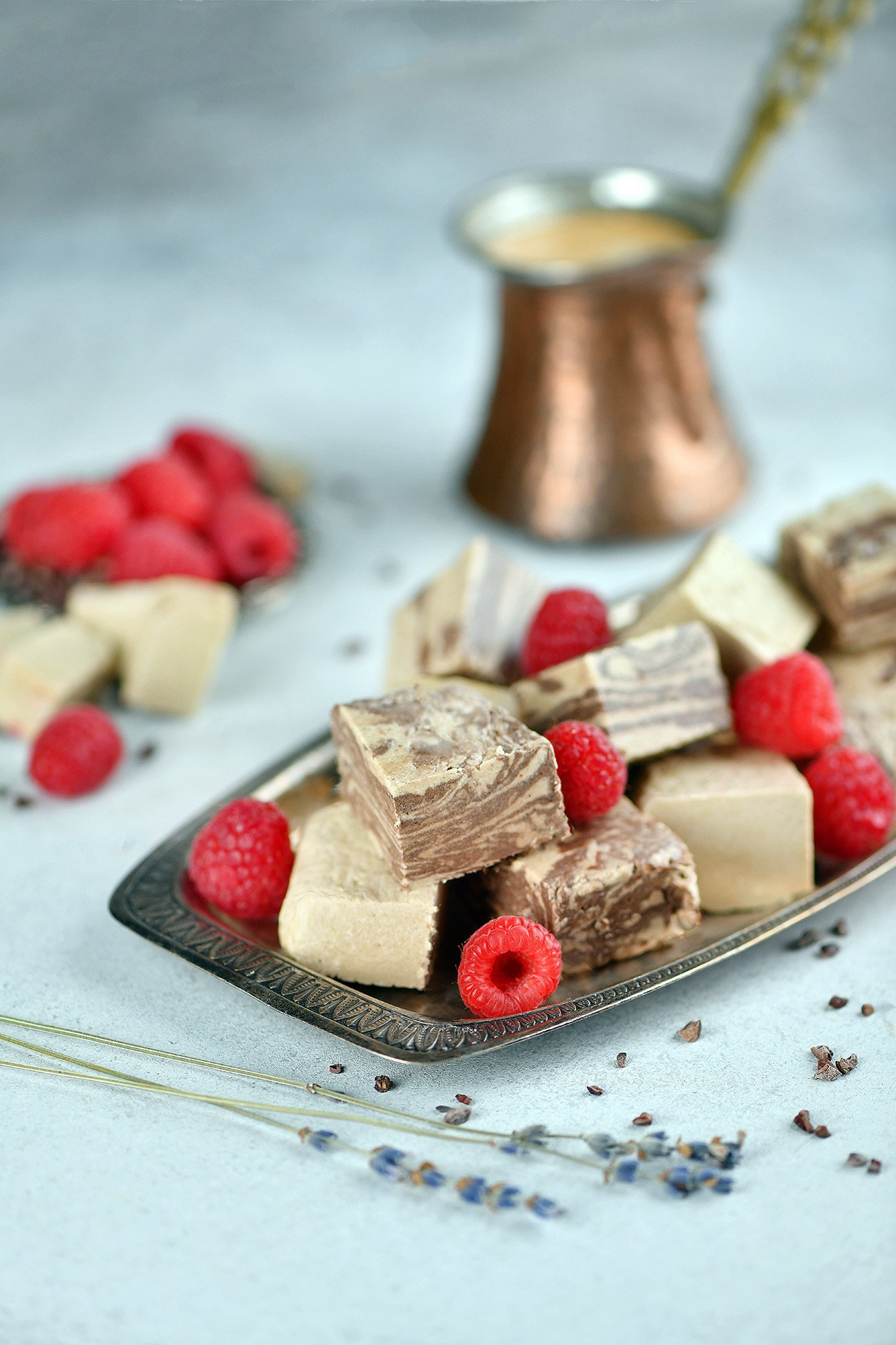 Рекламная съемка сладостей для «Азбуки Вкуса». Предметный фотограф Киров. Съемка для маркетплейсов