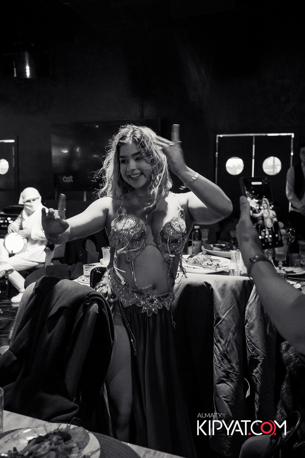 MOOD KARAOKE & TERRACE. КИПЯТКОМ АЛМАТЫ!