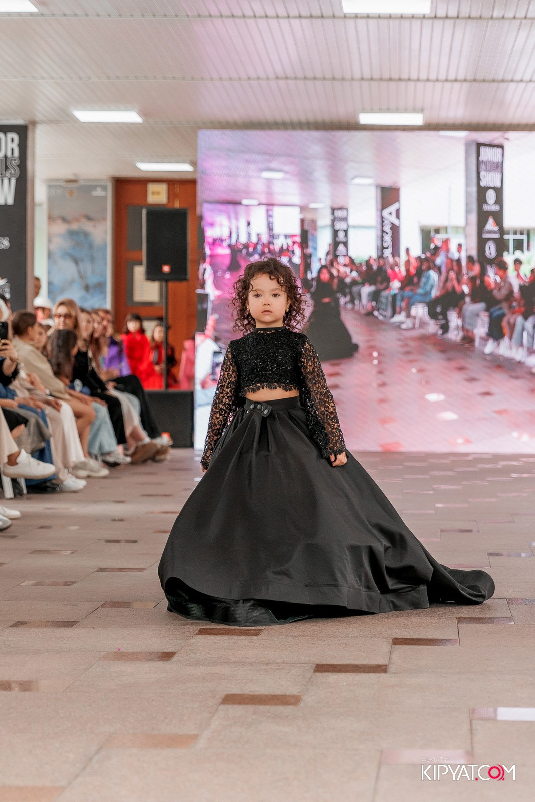 JUNIOR FASHION SHOW. КИПЯТКОМ АЛМАТЫ!
