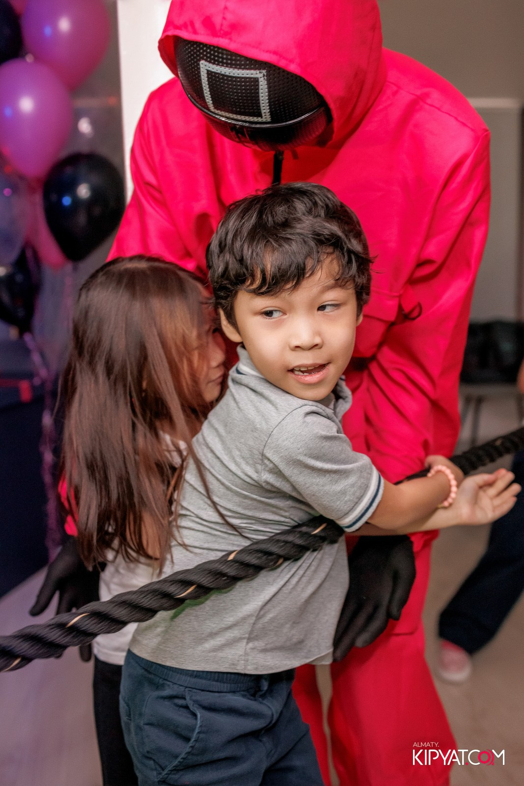 КВЕСТ-ШОУ ALAROVICH ИГРА В КАЛЬМАРА. КИПЯТКОМ АЛМАТЫ!