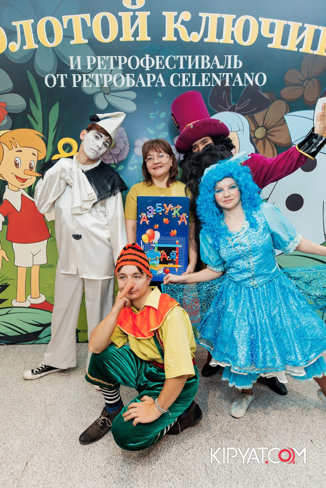 ЗОЛОТОЙ КЛЮЧИК И РЕТРОФЕСТИВАЛЬ ОТ РЕСТОБАРА CELENTANO. КИПЯТКОМ АЛМАТЫ!