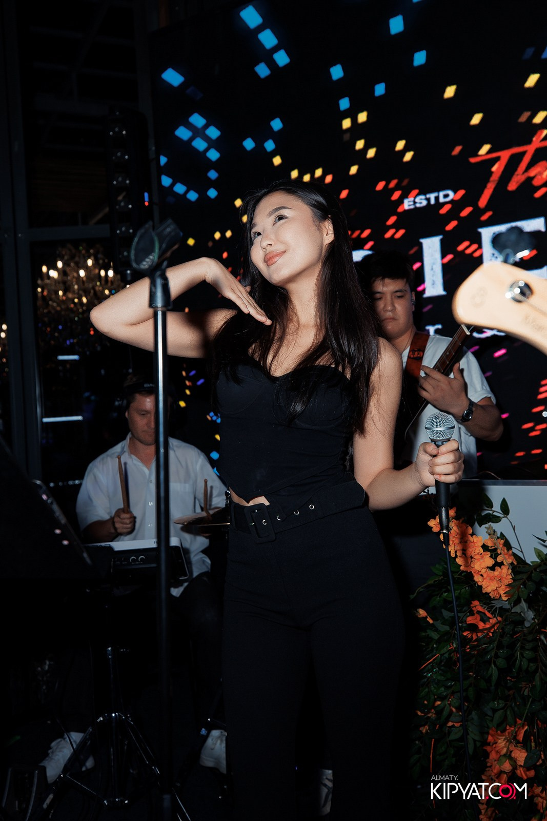 FRIENDS BAR & TERRACE. КИПЯТКОМ АЛМАТЫ!