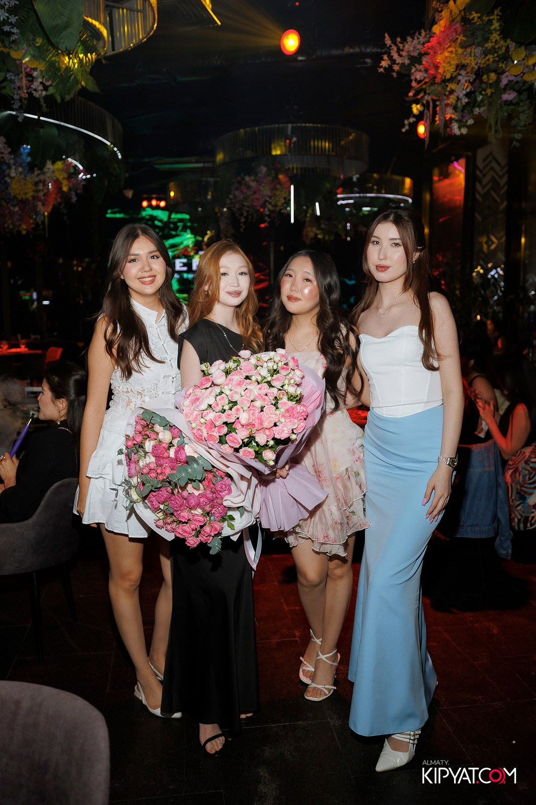 FRIENDS BAR & TERRACE. КИПЯТКОМ АЛМАТЫ! Фотосъемка мероприятий в Алматы