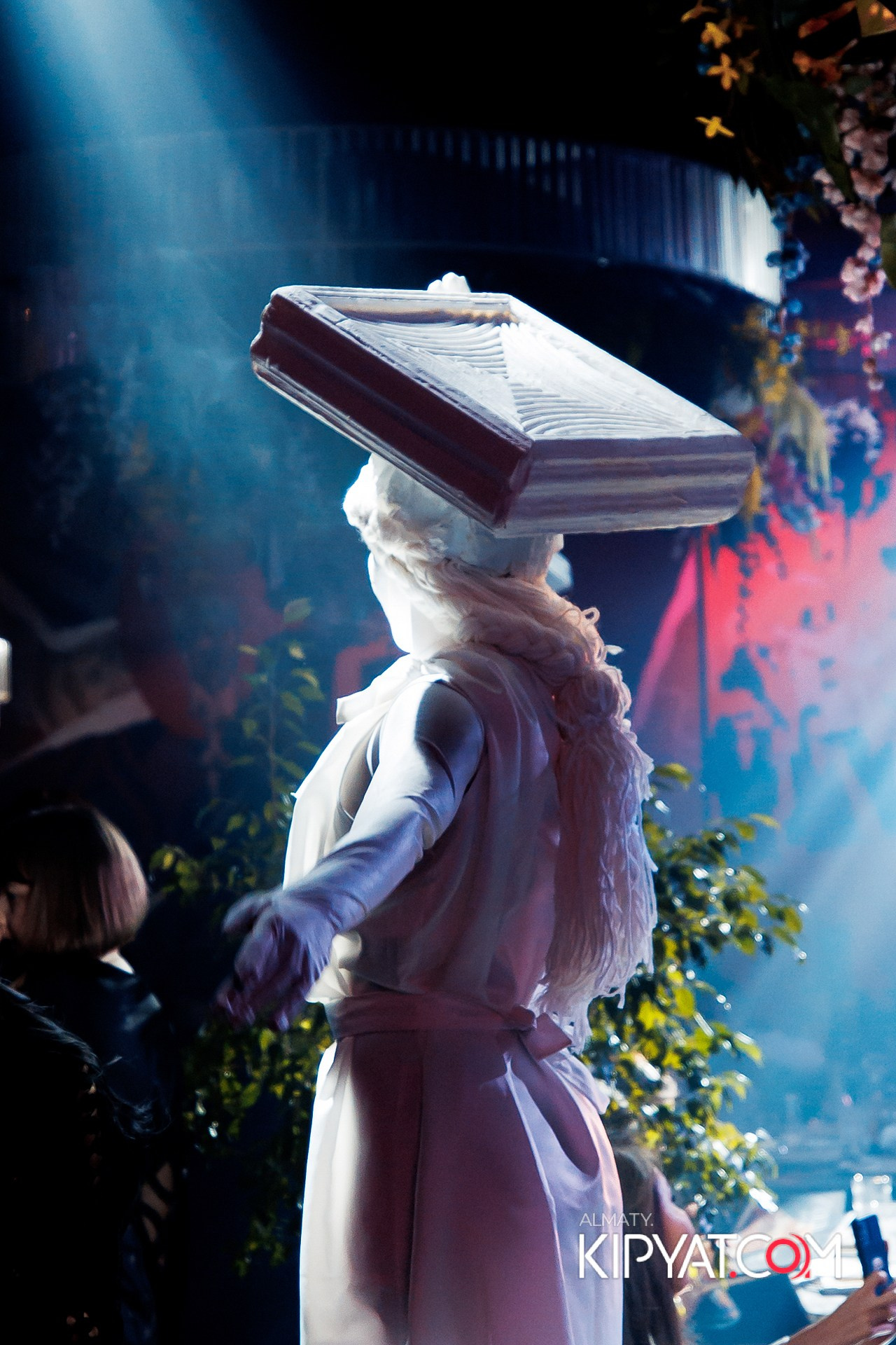 Friends bar & terrace. КИПЯТКОМ АЛМАТЫ!