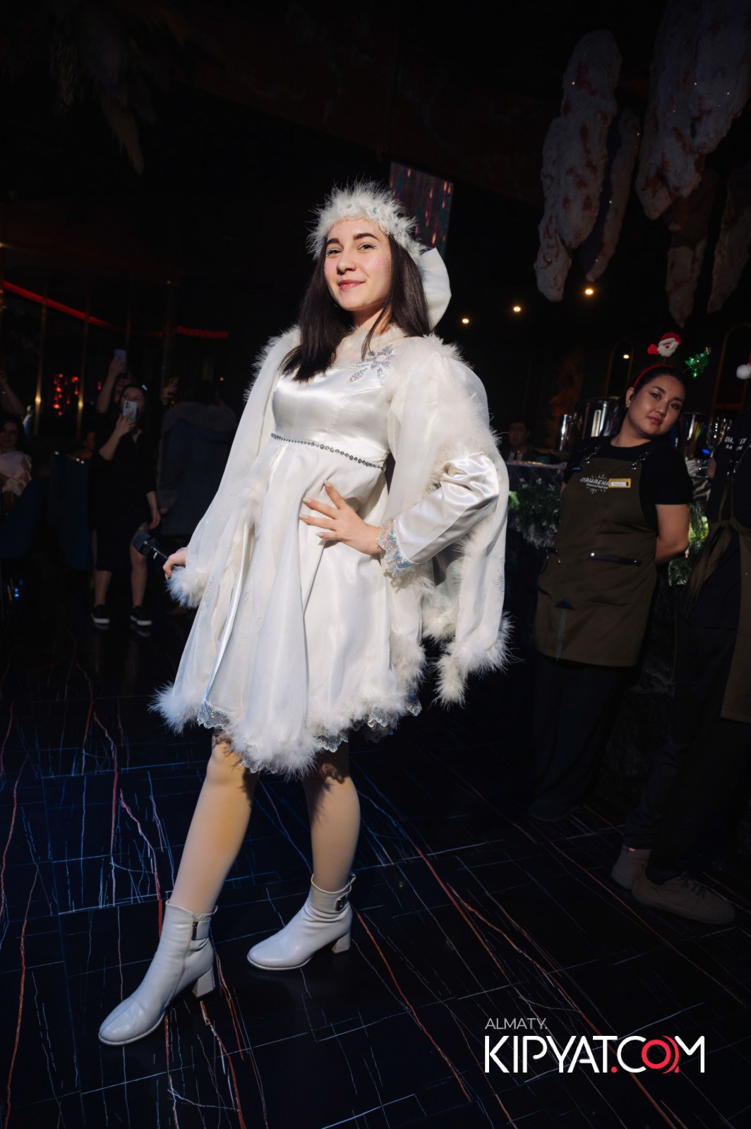 ПАНАЕХАЛИ БАР НА ТОЛЕ БИ. КИПЯТКОМ АЛМАТЫ!