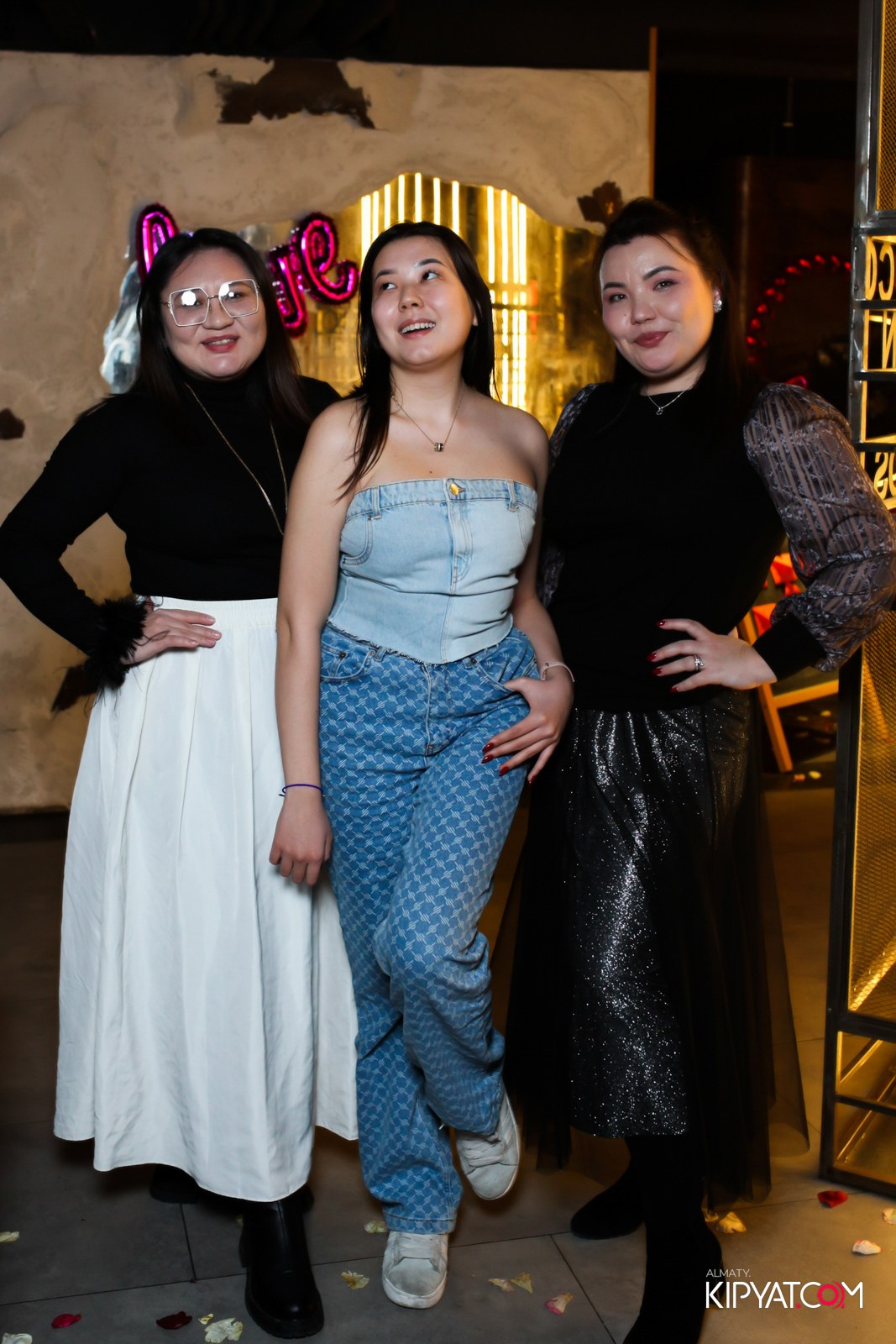 SPACE KARAOKE BAR. КИПЯТКОМ АЛМАТЫ!