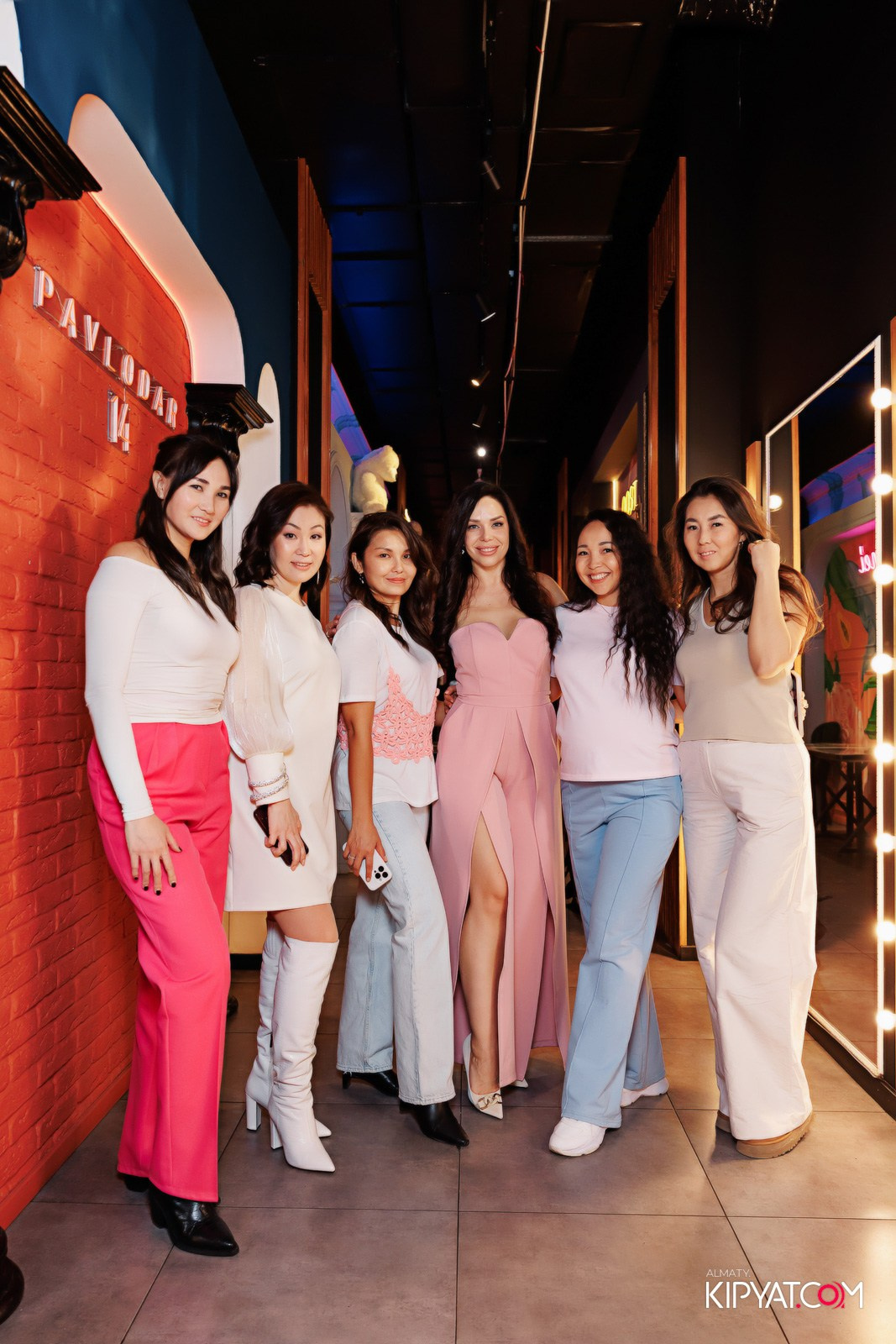 ДЕНЬ РОЖДЕНИЯ ВИКТОРИИ. КИПЯТКОМ АЛМАТЫ!