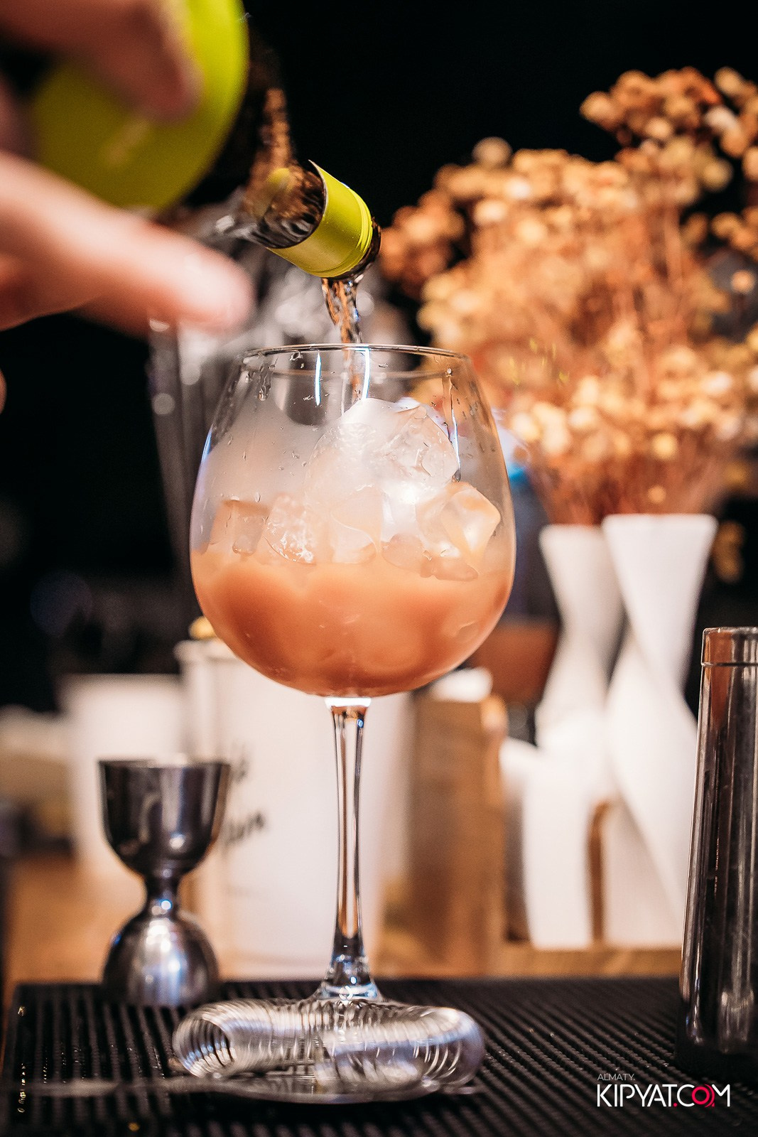 ДЕНЬ РОЖДЕНИЯ CAFE MAIN — 1 ГОД. КИПЯТКОМ АЛМАТЫ!