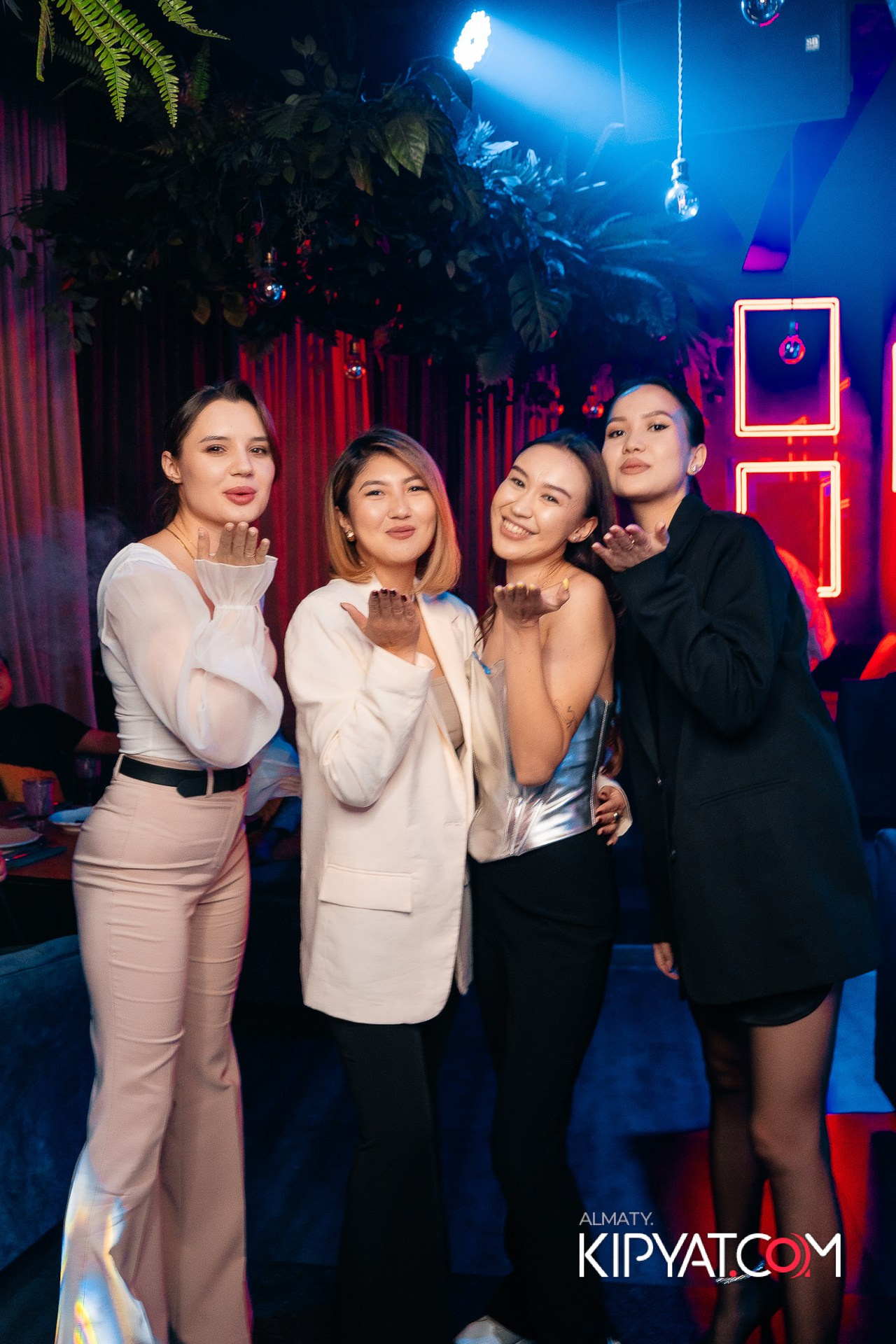 ДОРОГАЯ, Я НА ПИЛ. КИПЯТКОМ АЛМАТЫ!