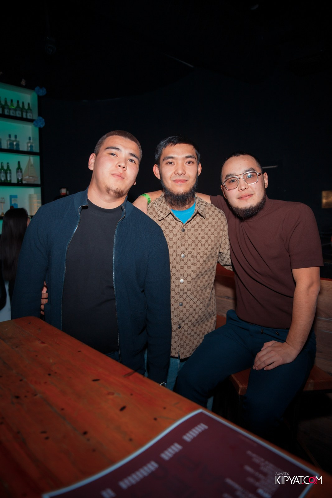 UYAT EMES BAR. КИПЯТКОМ АЛМАТЫ!