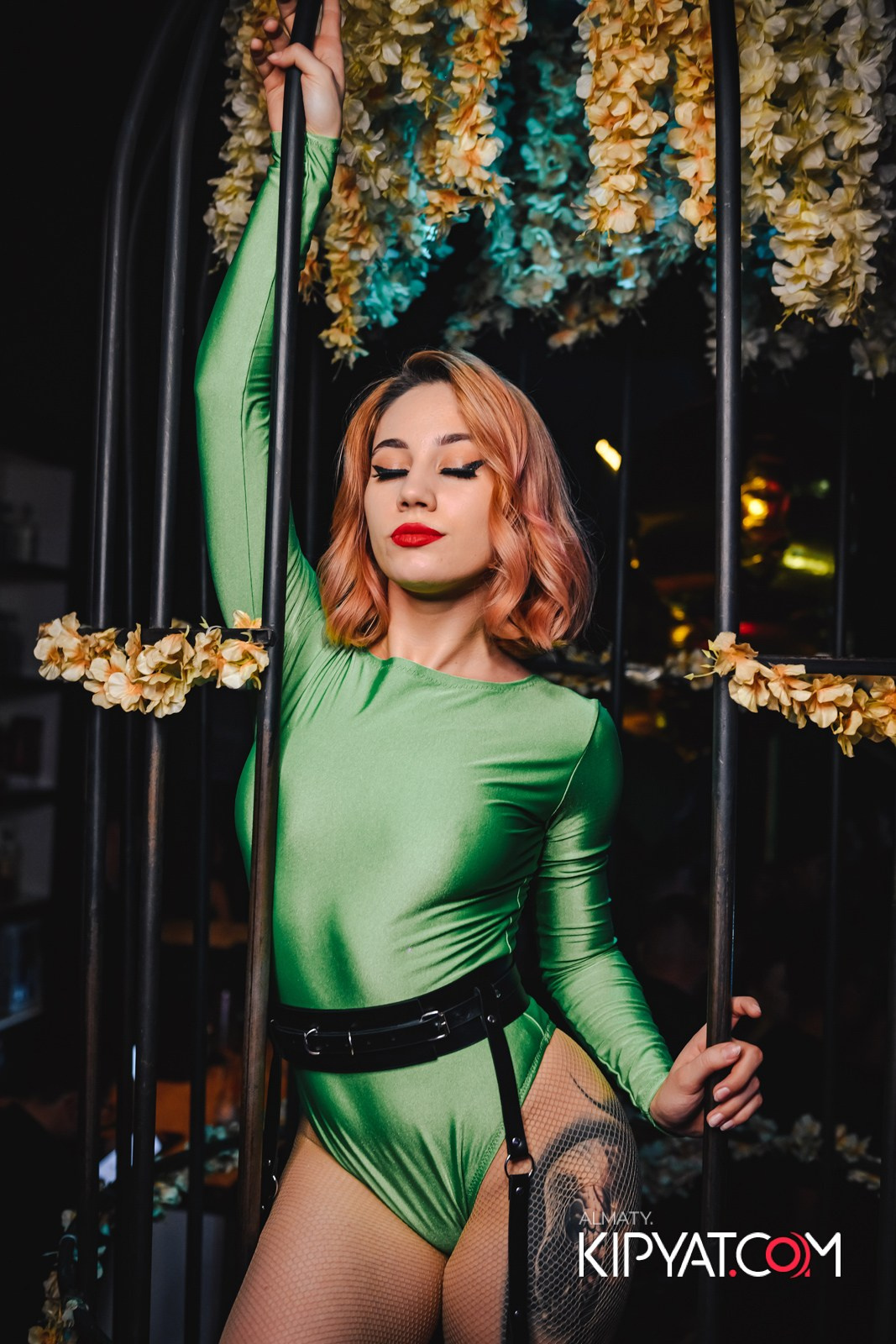 UYAT EMES BAR. КИПЯТКОМ АЛМАТЫ!