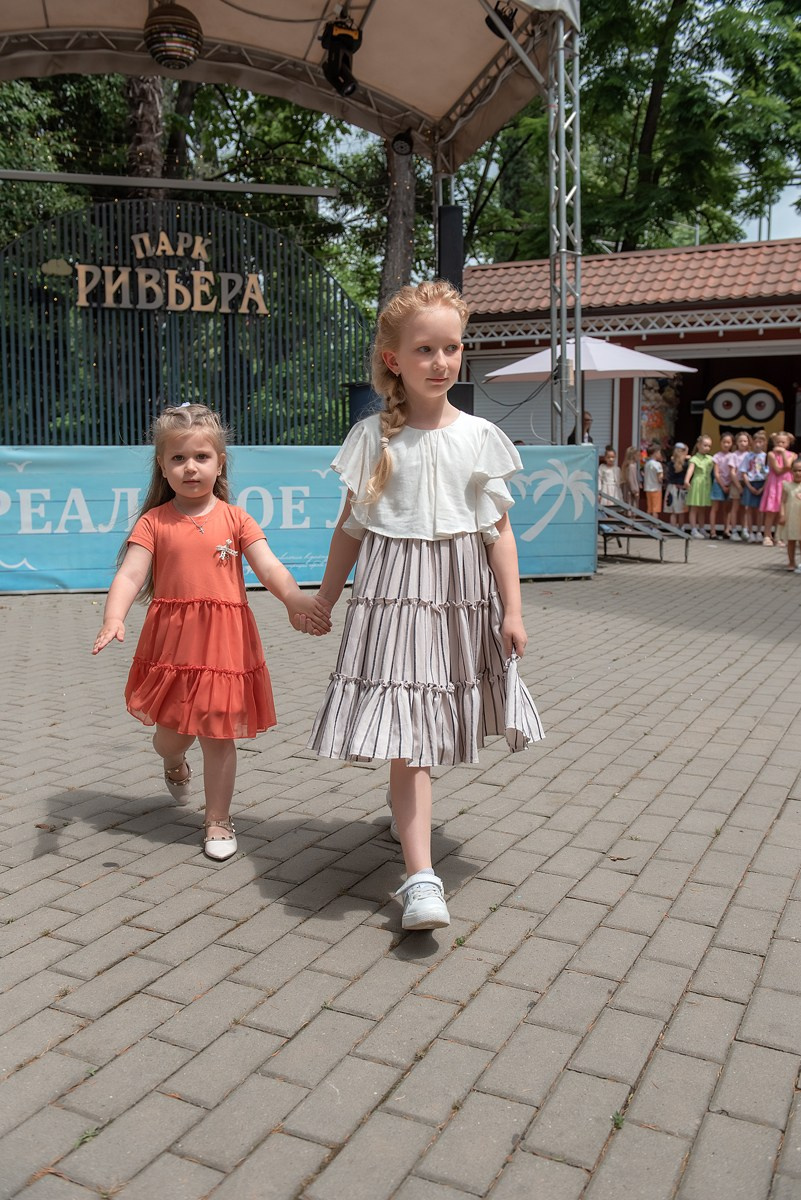 Парк Ривьера дефиле HAPPYkids. Семейный и коммерческий фотограф в Сочи Александр Бодунов